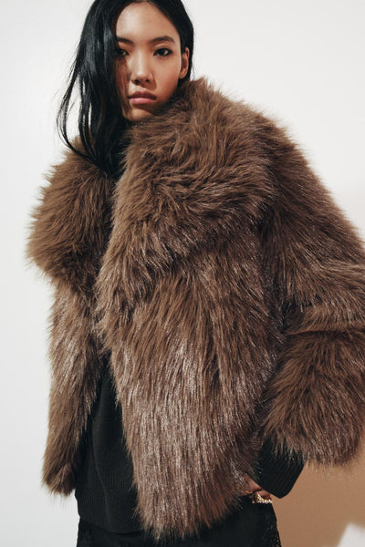 Veste à col revers en fourrure