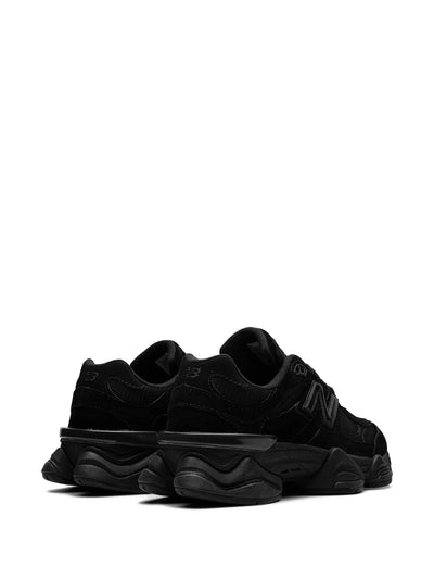 9060 -Triple Black